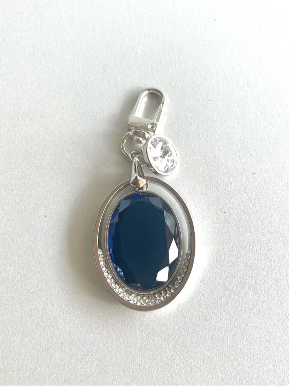 Up cycled hand crafted sparkling bag charm - Picture 3 of 4